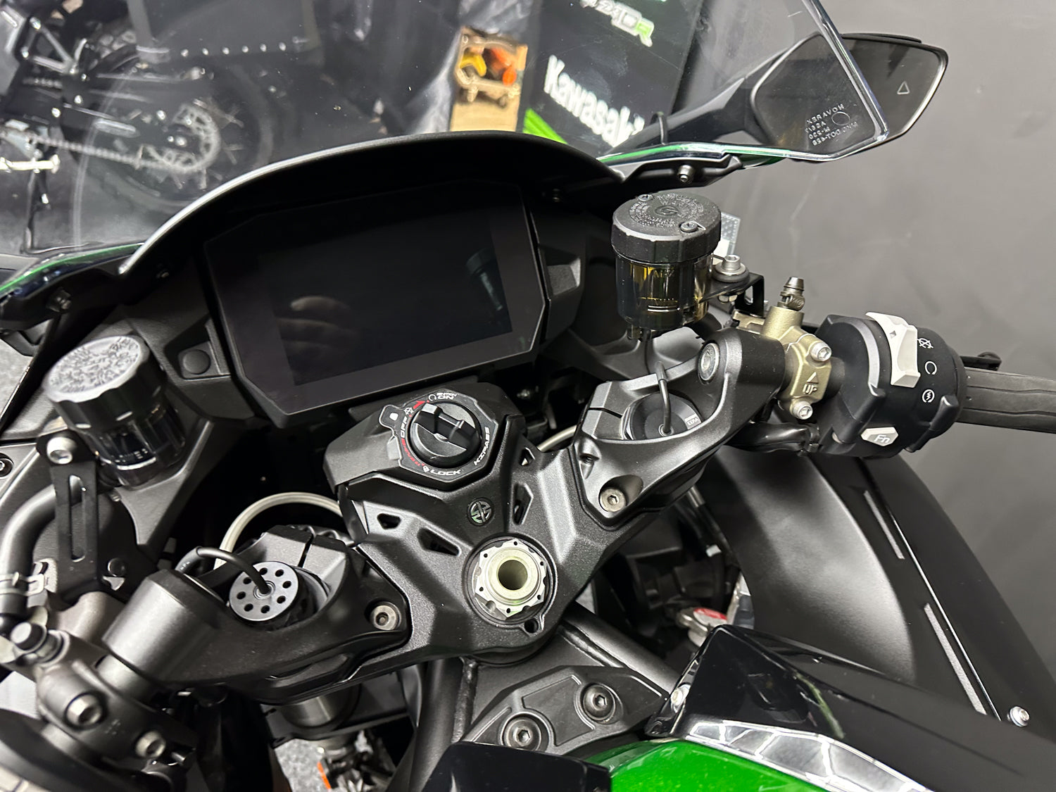 2023 KAWASAKI H2SXSE