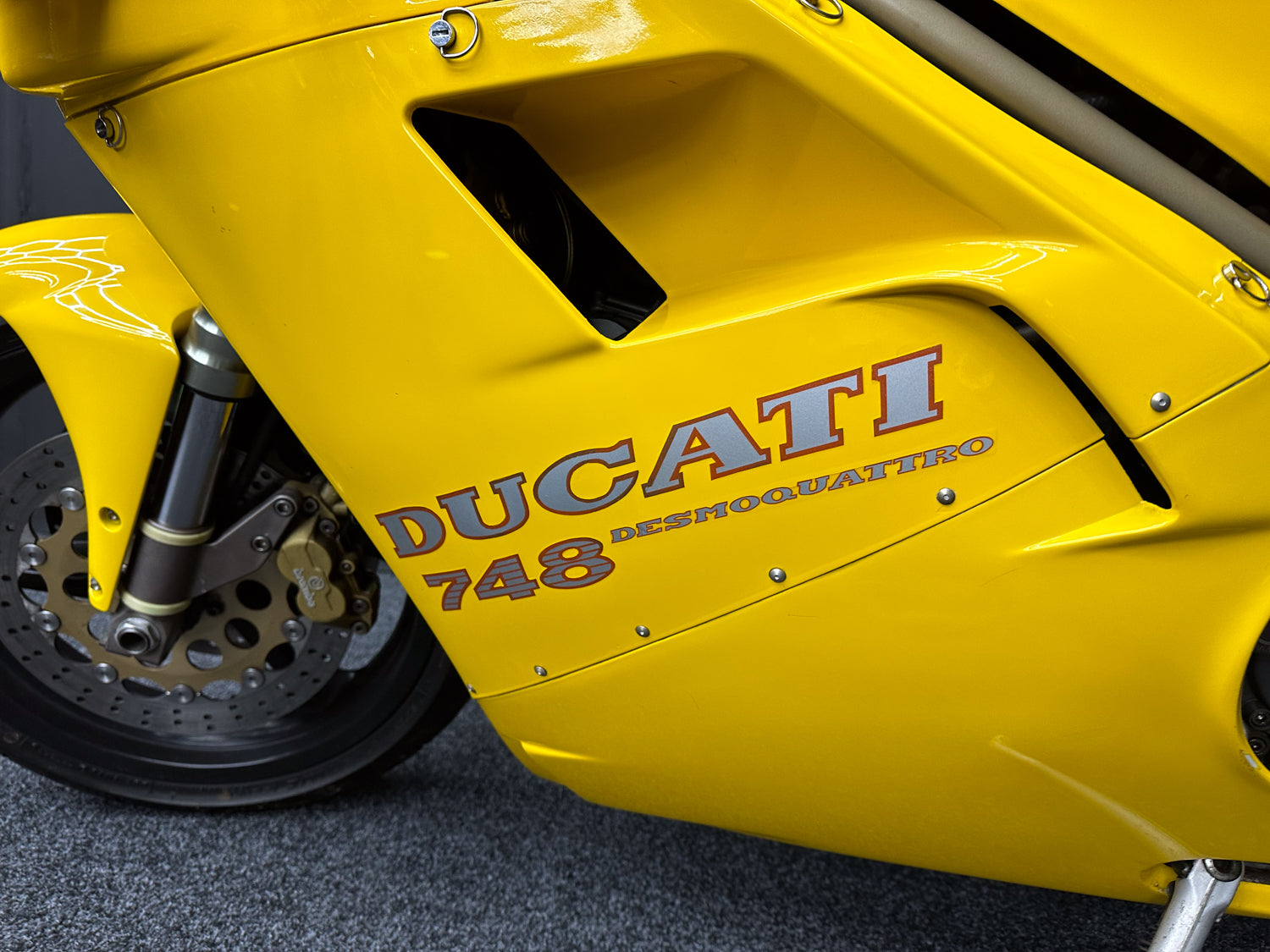 1998 - DUCATI 748S