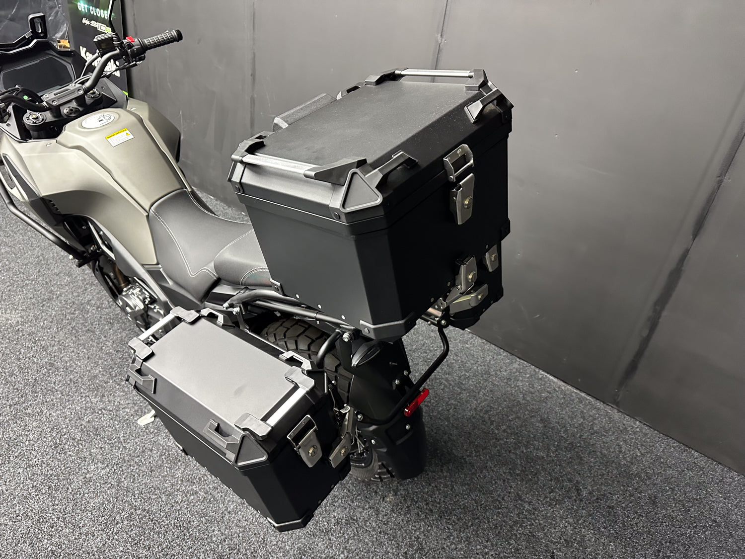 BRAND NEW - MUTT STRAVIG 401