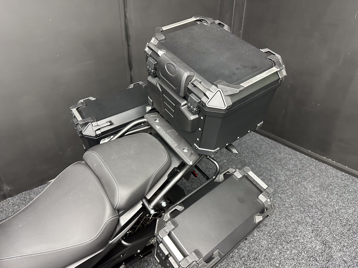 BRAND NEW - MUTT STRAVIG 401