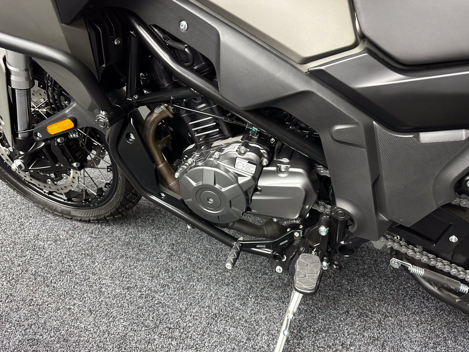 BRAND NEW - MUTT STRAVIG 401