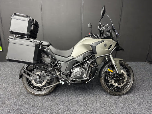 BRAND NEW - MUTT STRAVIG 401