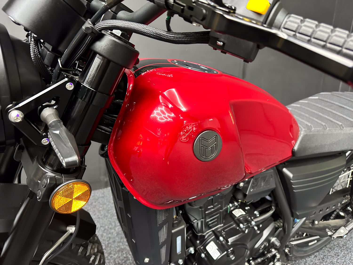 BRAND NEW - MUTT DRK 125