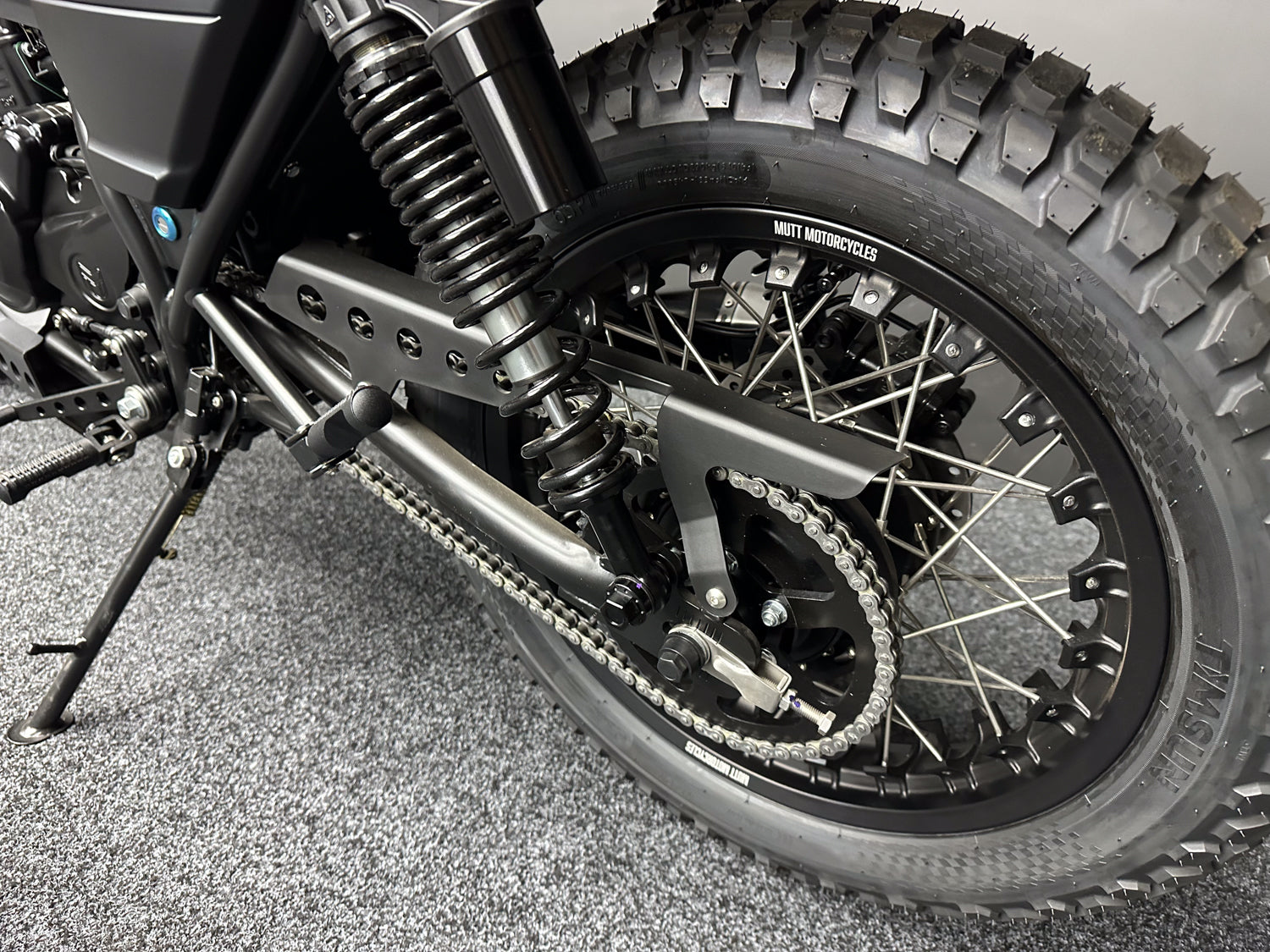 BRAND NEW - MUTT DRK 125