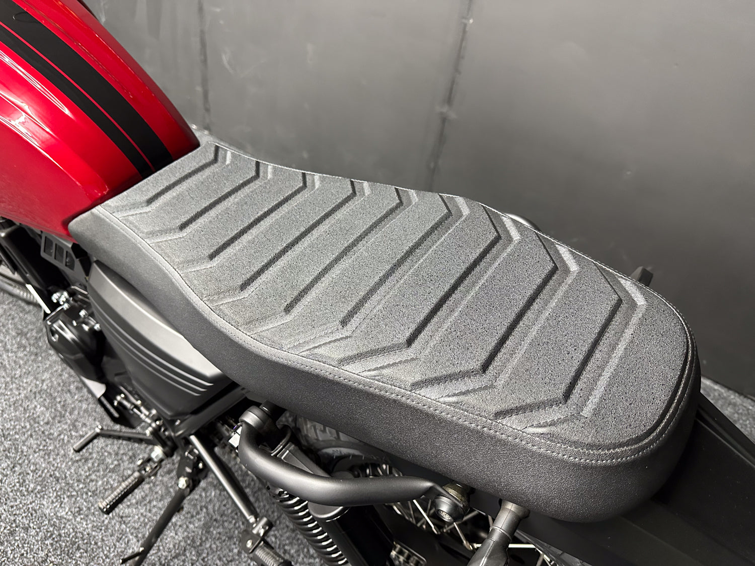 BRAND NEW - MUTT DRK 125