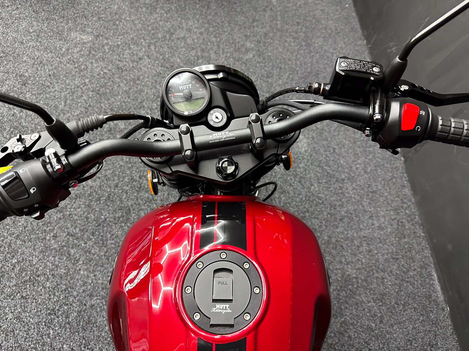 BRAND NEW - MUTT DRK 125