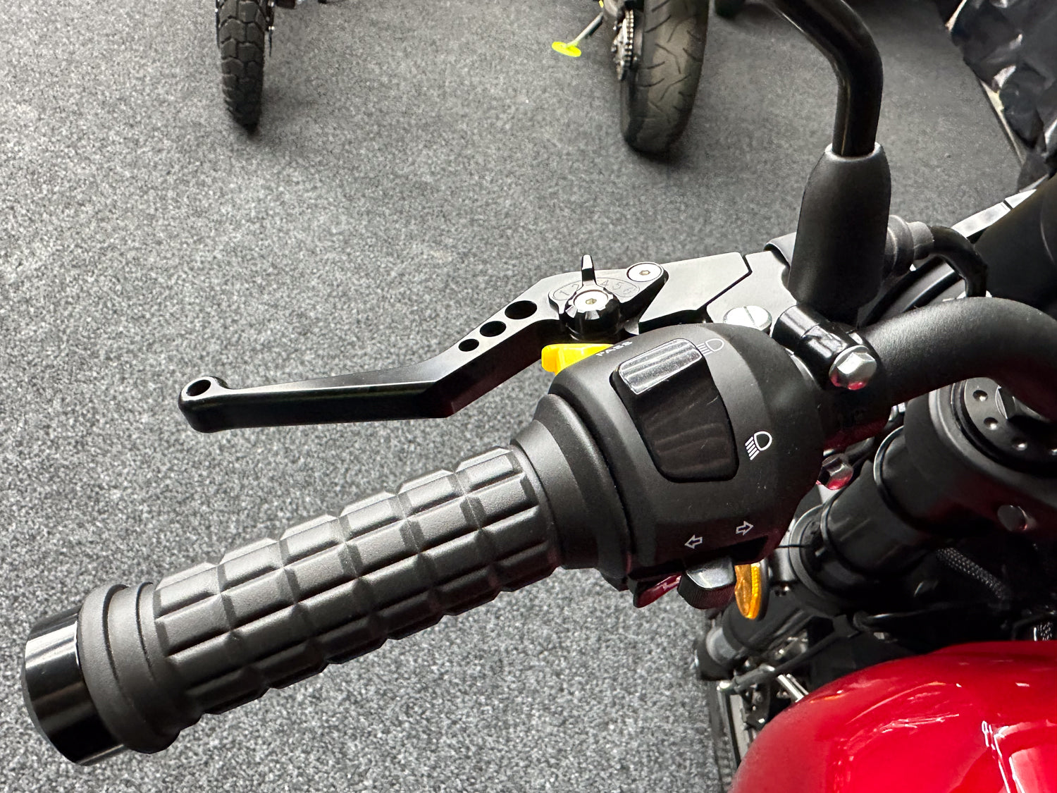 BRAND NEW - MUTT DRK 125