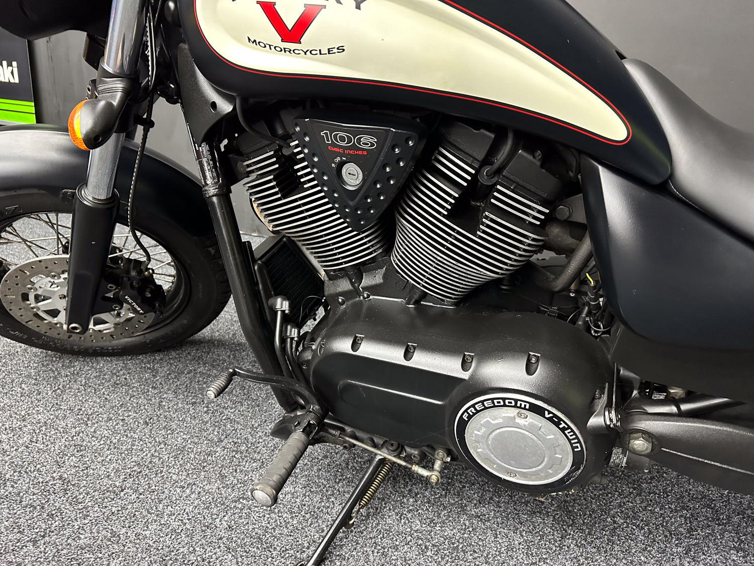 2013 VICTORY HIGHBALL