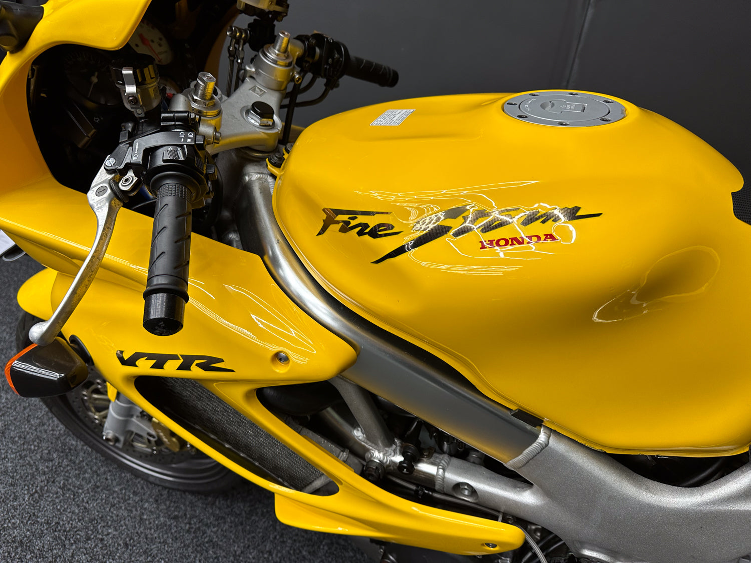 1998 HONDA VTR 1000 FIRESTORM