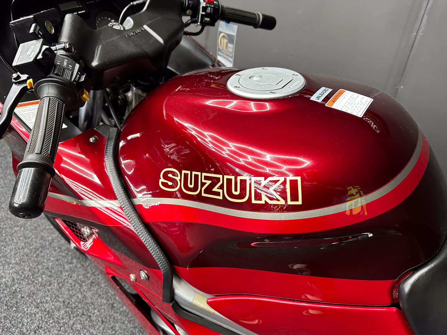 1993 SUZUKI GSXF1100