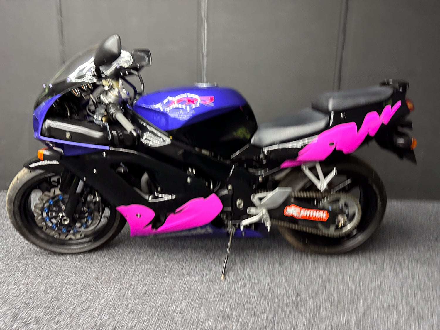 'L' REG KAWASAKI ZXR750