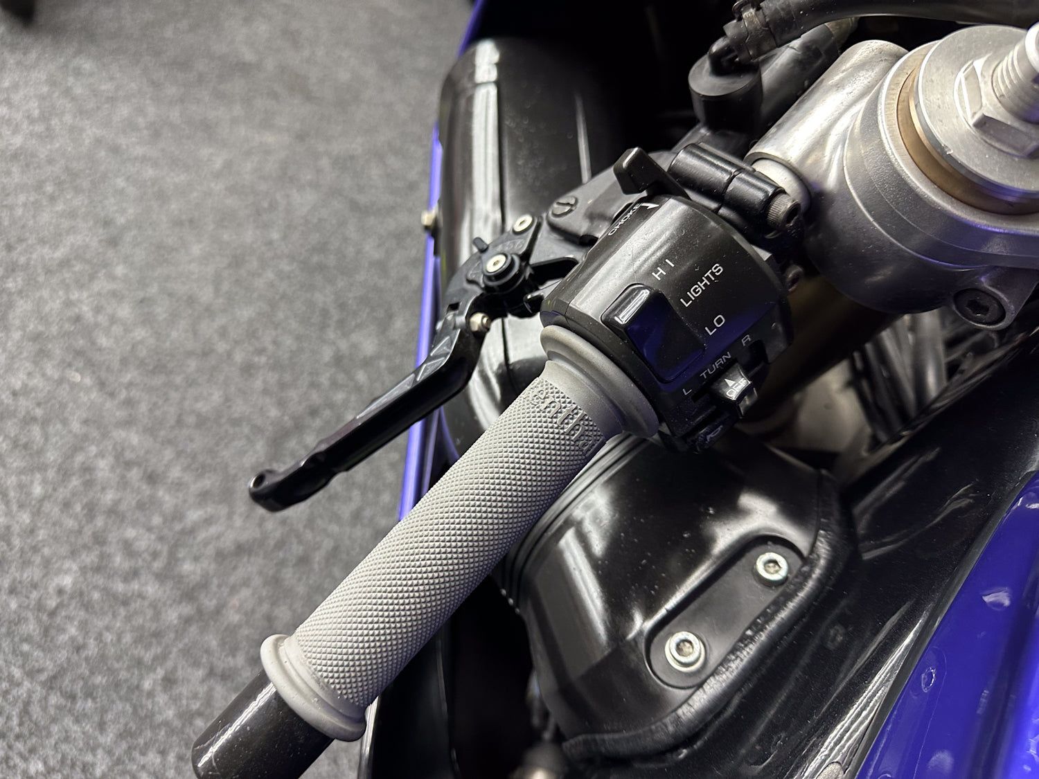 'L' REG KAWASAKI ZXR750