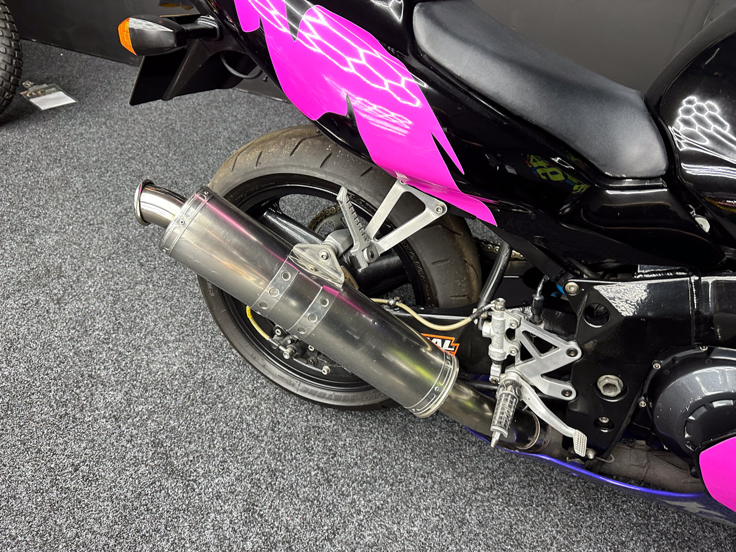 'L' REG KAWASAKI ZXR750