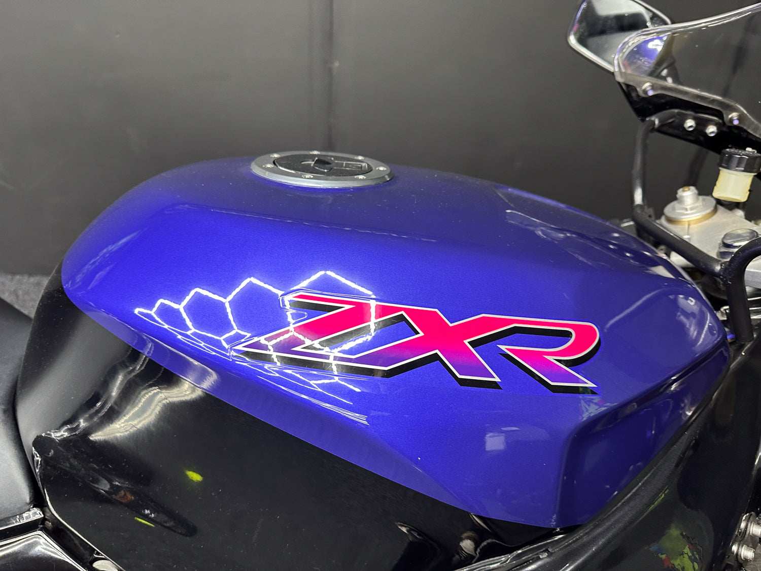 'L' REG KAWASAKI ZXR750