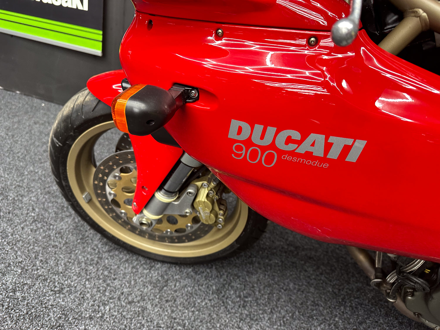 2000 DUCATI 900SS