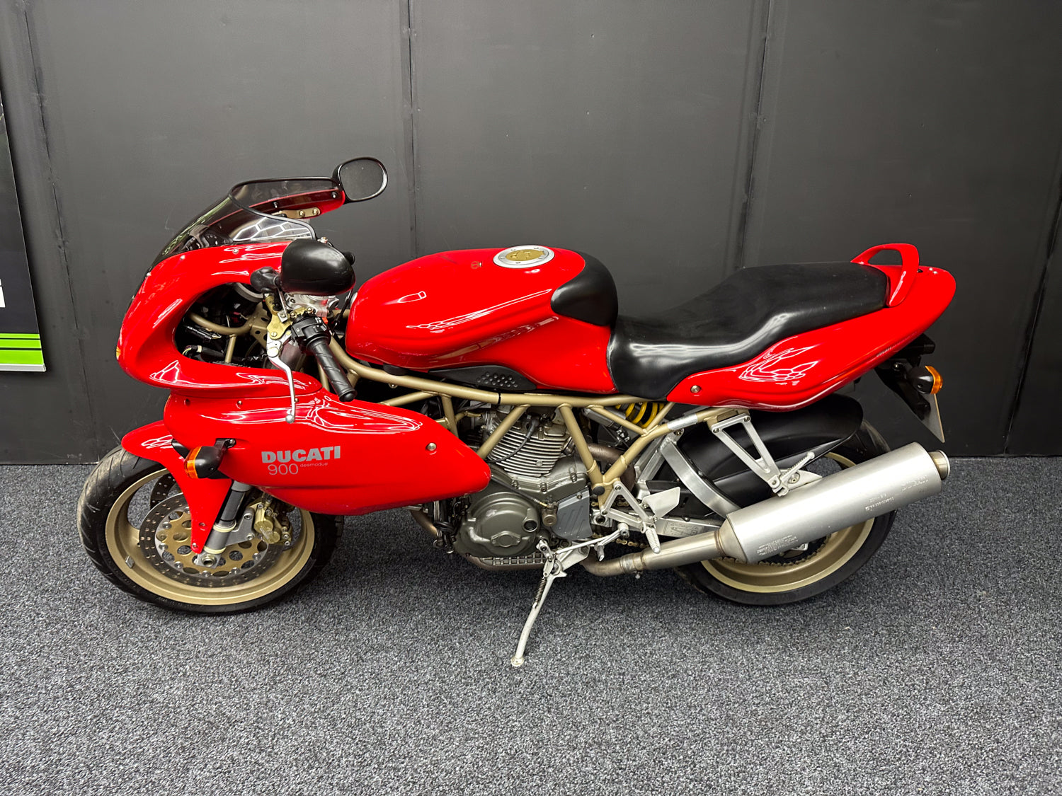 2000 DUCATI 900SS