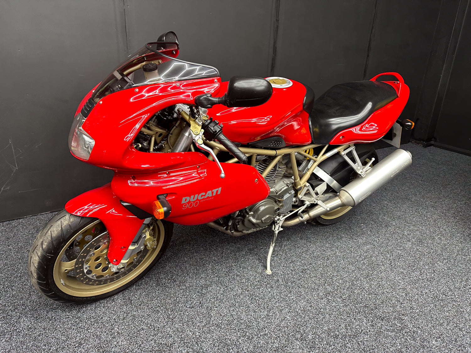 2000 DUCATI 900SS
